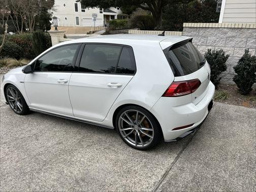2019 Volkswagen Golf R 4-Door w/DCC & Navigation
