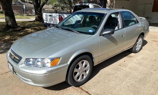 Silver 2000 Toyota Camry LE