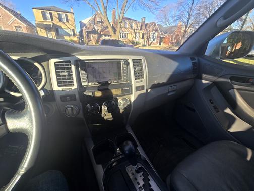 2004 Toyota 4Runner Limited V8