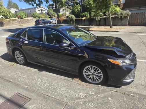 2018 Toyota Camry Hybrid XLE
