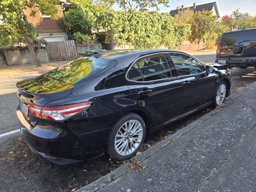 2018 Toyota Camry Hybrid XLE