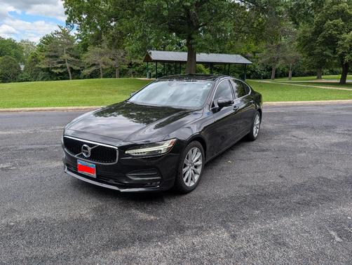 Black 2017 Volvo S90 T6 Momentum