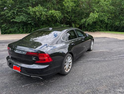Black 2017 Volvo S90 T6 Momentum
