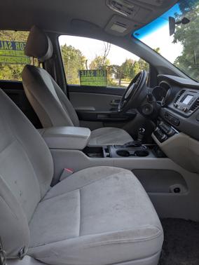 2015 Kia Sedona LX