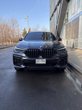 2022 BMW X6 M50i