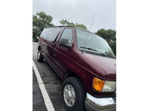 2007 Ford E350 Super Duty XLT Wagon