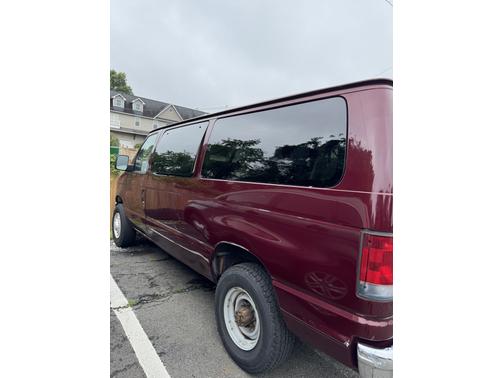 2007 Ford E350 Super Duty XLT Wagon