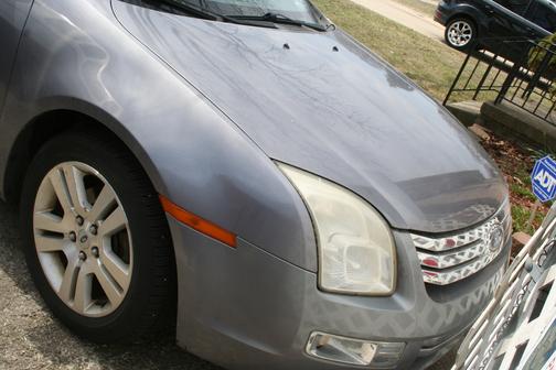 Gray 2007 Ford Fusion SEL