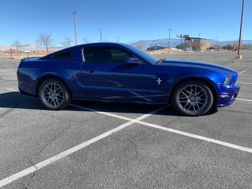 2013 Ford Mustang V6 Premium