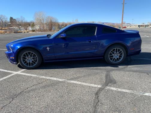 2013 Ford Mustang V6 Premium