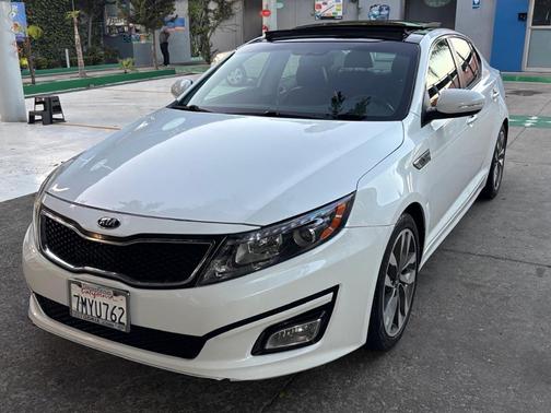White 2015 Kia Optima SX Turbo