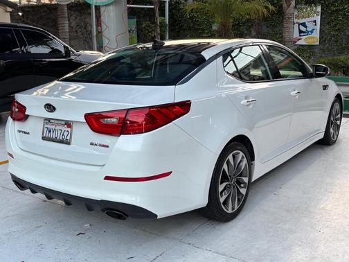 White 2015 Kia Optima SX Turbo