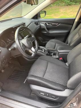 Gray 2020 Nissan Rogue SV