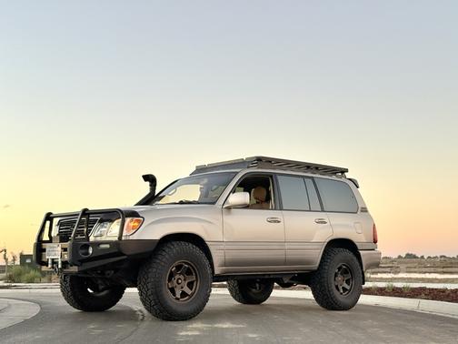 2002 Lexus LX 470 Base