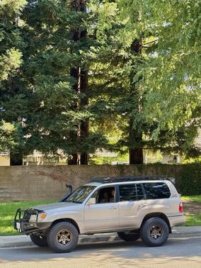 2002 Lexus LX 470 Base