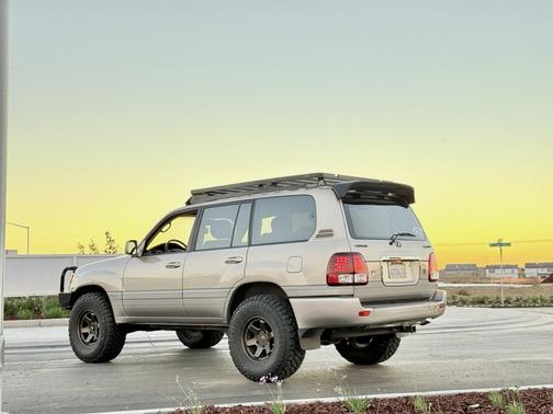2002 Lexus LX 470 Base