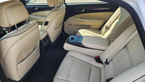2014 Hyundai Equus Signature