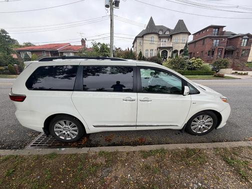 White 2017 Toyota Sienna XLE Premium