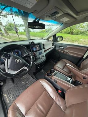 White 2017 Toyota Sienna XLE Premium