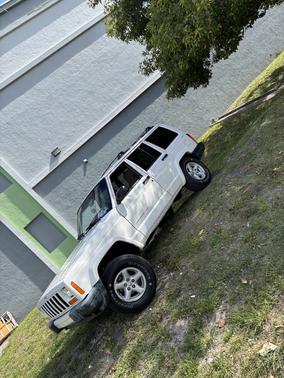 2000 Jeep Cherokee Sport 4WD