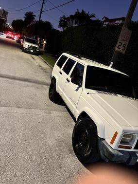 2000 Jeep Cherokee Sport 4WD