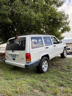 2000 Jeep Cherokee Sport 4WD