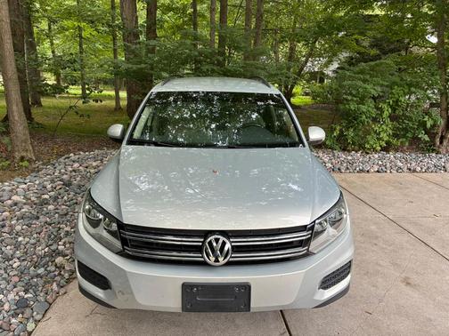 Silver 2015 Volkswagen Tiguan 4MOTION Auto SEL