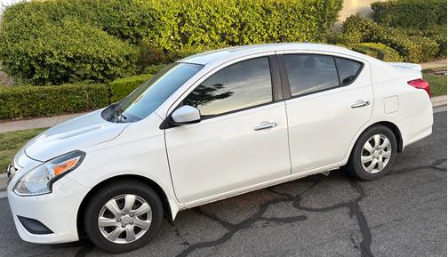 White 2015 Nissan Versa 1.6 SV
