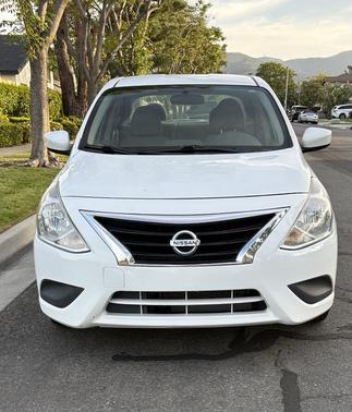 White 2015 Nissan Versa 1.6 SV