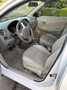 White 2015 Nissan Versa 1.6 SV