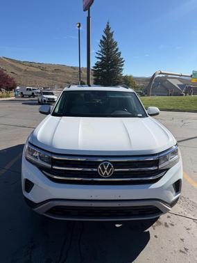 White 2021 Volkswagen Atlas 2.0T SE w/Technology