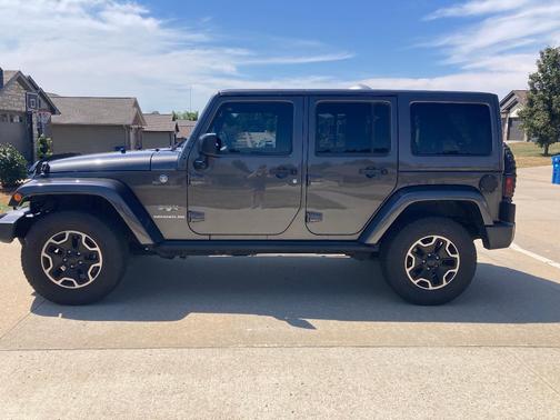 Gray 2017 Jeep Wrangler Unlimited Sahara