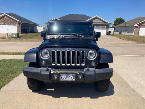 Gray 2017 Jeep Wrangler Unlimited Sahara
