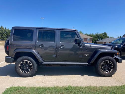 Gray 2017 Jeep Wrangler Unlimited Sahara