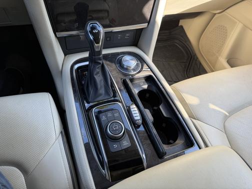 2022 INFINITI QX80 LUXE