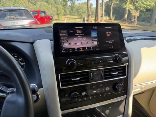 2022 INFINITI QX80 LUXE