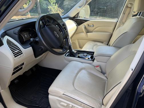 2022 INFINITI QX80 LUXE