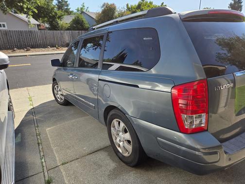 Green 2007 Hyundai Entourage GLS