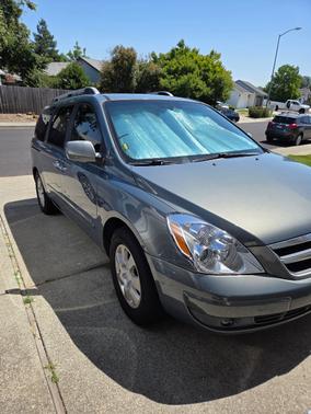 Green 2007 Hyundai Entourage GLS
