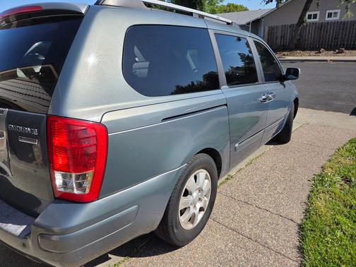 Green 2007 Hyundai Entourage GLS
