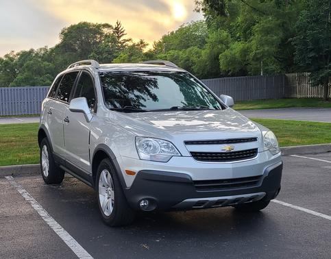 Silver 2012 Chevrolet Captiva Sport 2LS