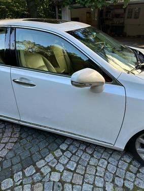 White 2010 Lexus ES 350 Base
