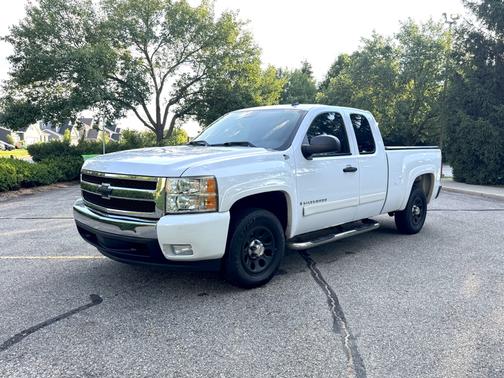 White 2008 Chevrolet Silverado 1500 LT1 Extended Cab