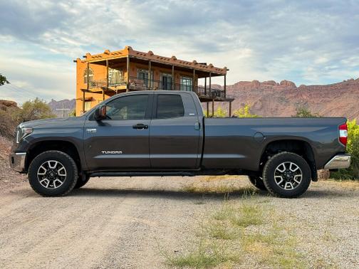 2018 Toyota Tundra SR5