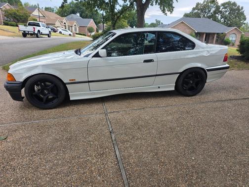 White 1999 BMW 328 iS