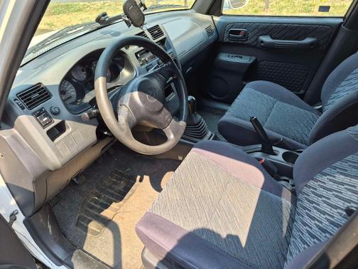 White 1999 Toyota RAV4 4WD