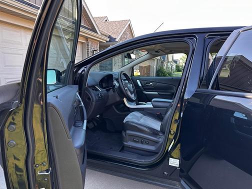 Black 2013 Ford Edge SEL