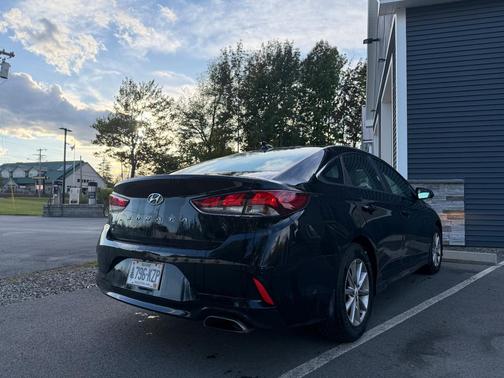 Black 2019 Hyundai SONATA SE