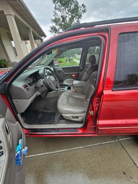 Red 2002 Jeep Grand Cherokee Limited