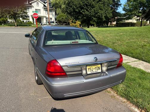 Gray 2006 Mercury Grand Marquis GS